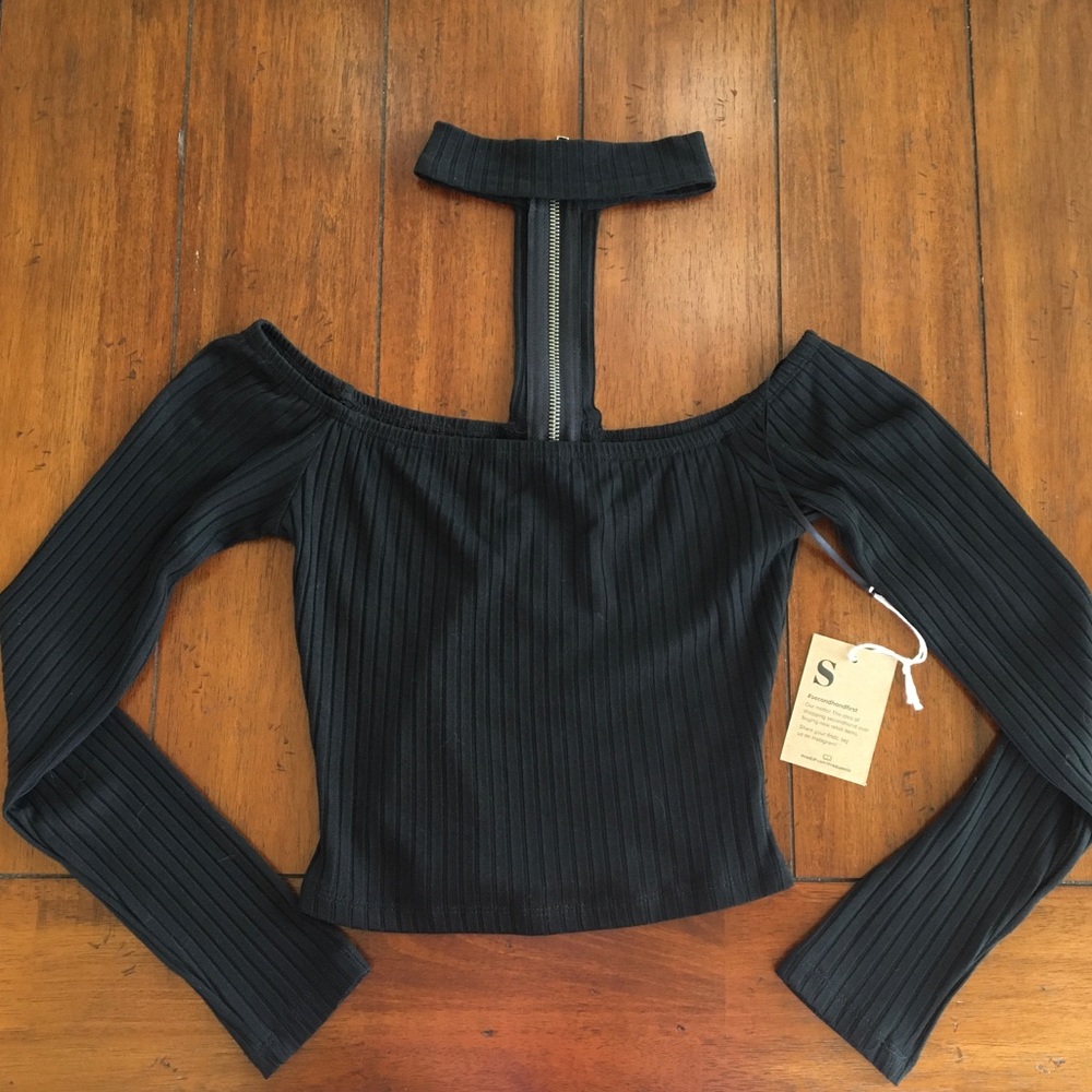 NWT Choker LS Top
